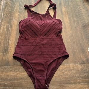 🔴 KONA SOL BURGUNDY SWIMSUIT SIZE MEDIUM